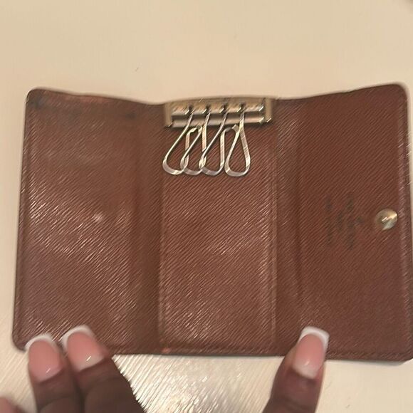 Louis Vuitton Monogram Key Holder Case Brown Coated LV Logo Print 4 Key Luxury - Picture 7 of 9